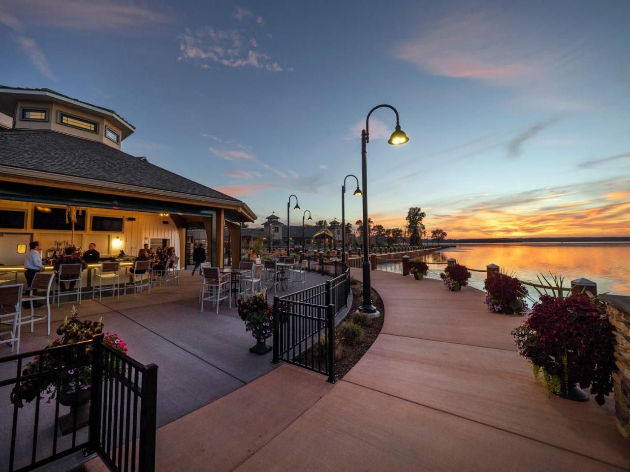 Chautauqua Harbor Hotel - Jamestown Celoron Экстерьер фото